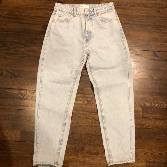 Zara Denim - Zara Mom Jeans Light Blue Wash Size USA 6, EUR 38